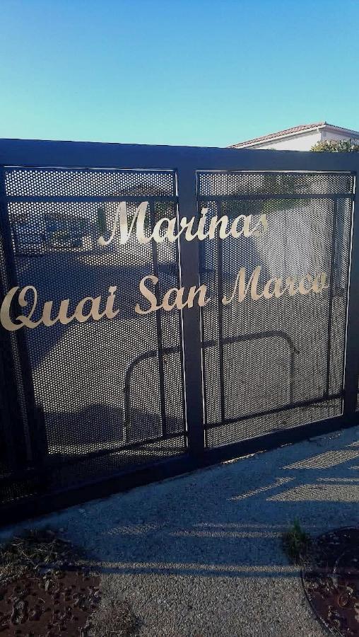Marina A Aigues Mortes - Gard Zewnętrze zdjęcie